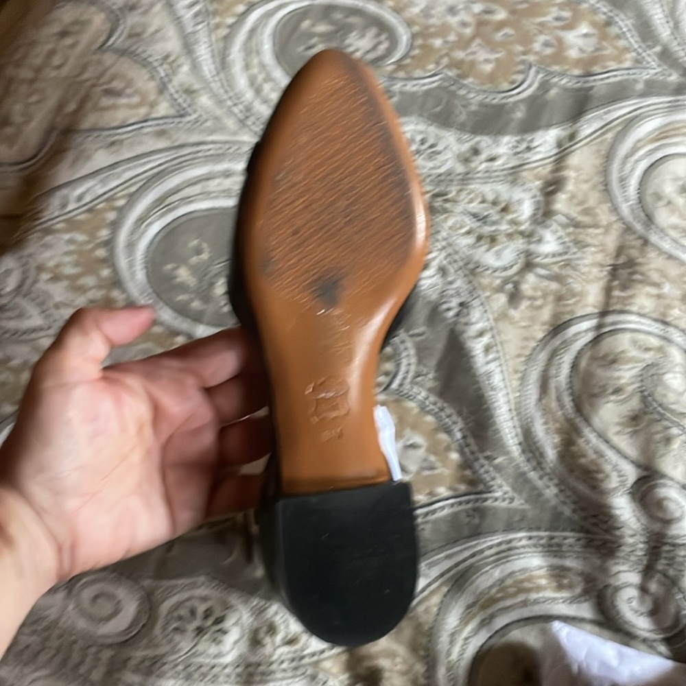shoes - Picture 3 of 4